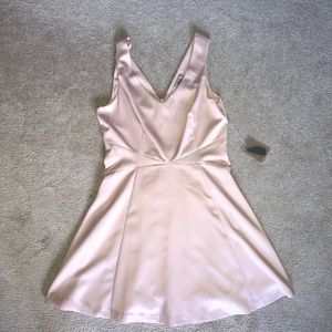 Forever 21 Short Le Blush Dress